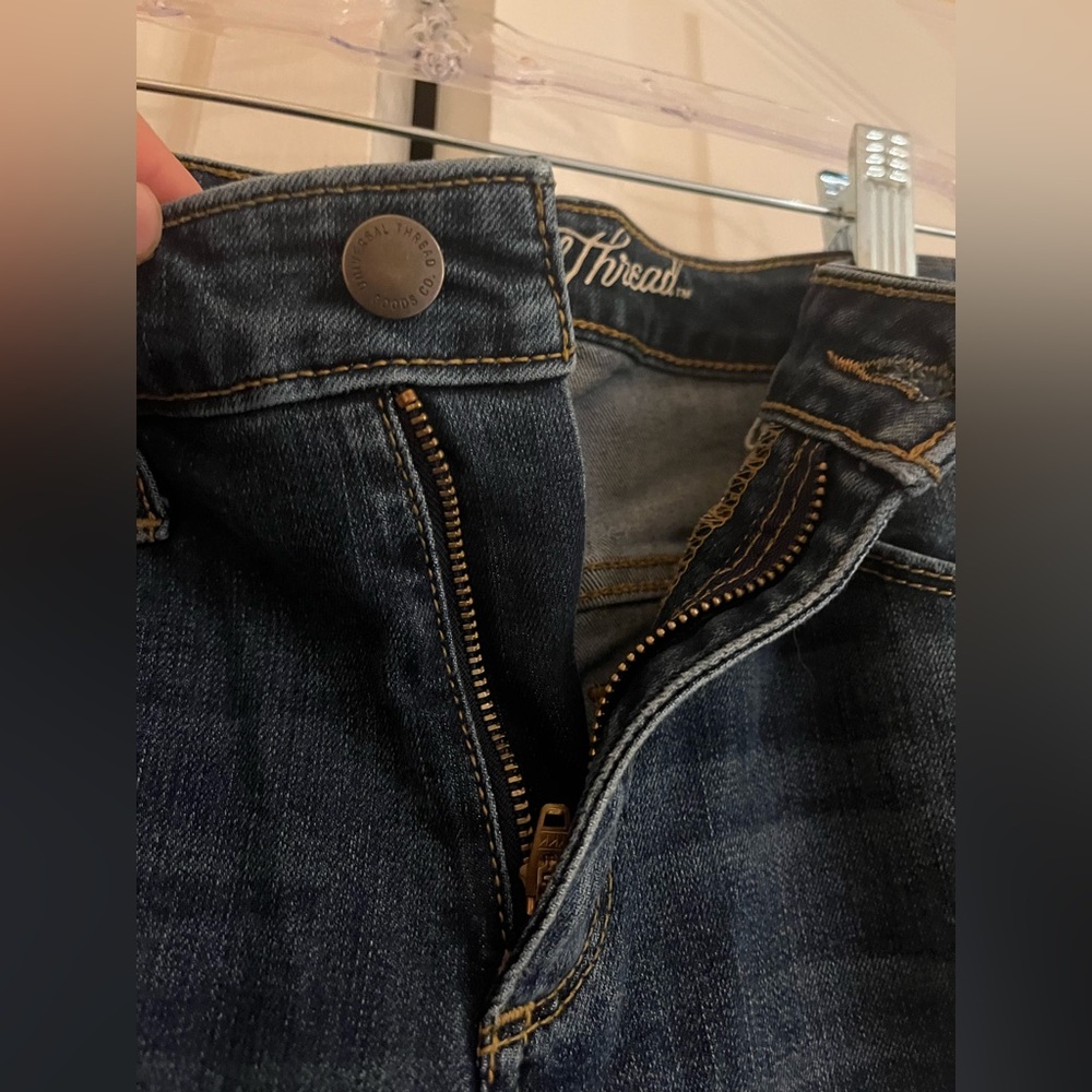 EUC Universal Thread Denim Jeans - Picture 4 of 5